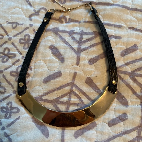 Kenneth Cole Elegant Gold and Black Necklace - Picture 1 of 2
